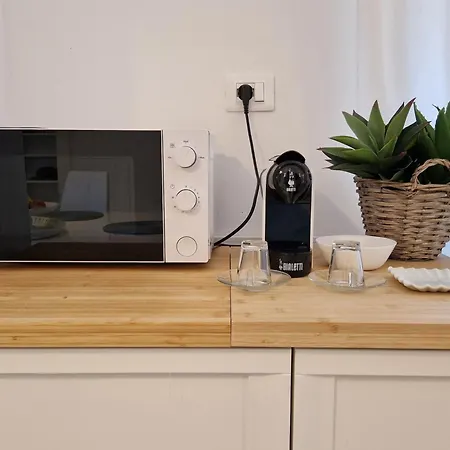 La Casa Bianca Di Jo Apartment *